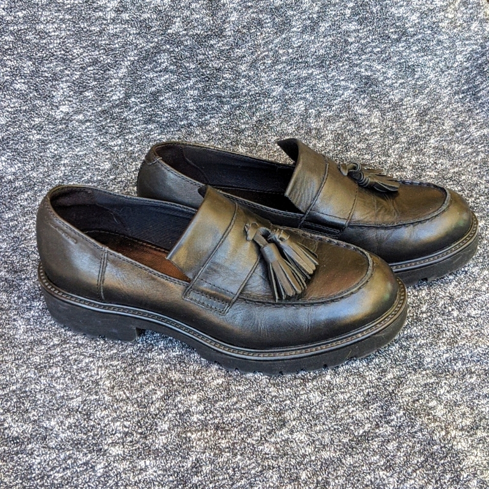 Vagabond black loafers